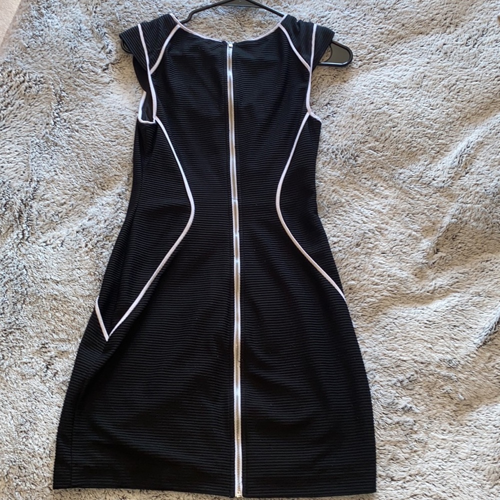 Express Ribbed Bodycon Dress - Picture 3 of 3